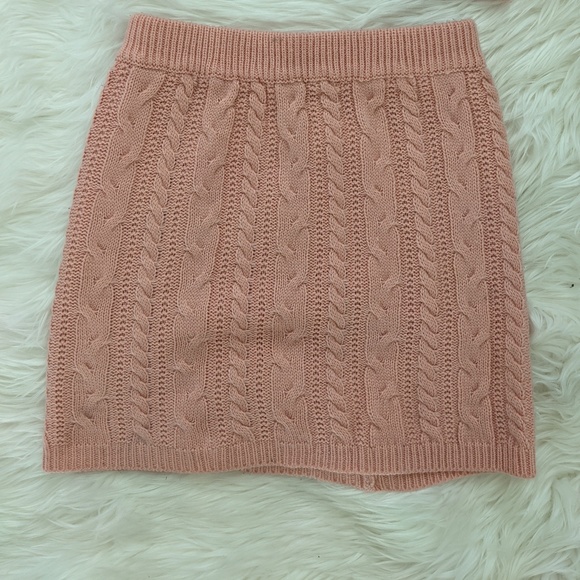 Casual Knit 2 Piece Skirt Set - Picture 4 of 4